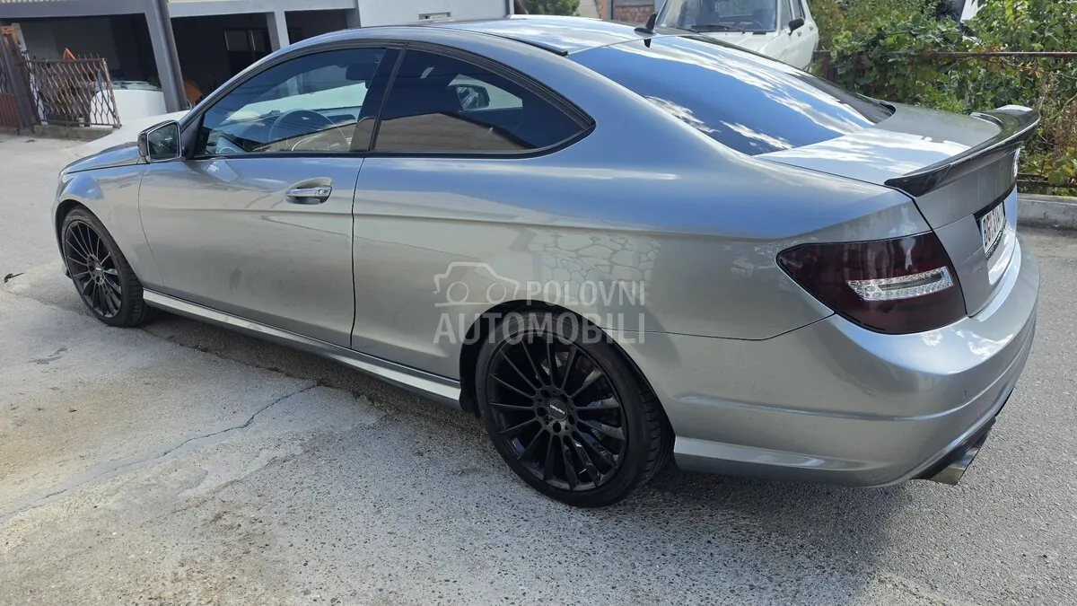Mercedes-Benz C 250 2012 photo 5