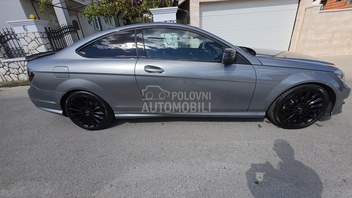 Mercedes-Benz C 250 2012 photo 4