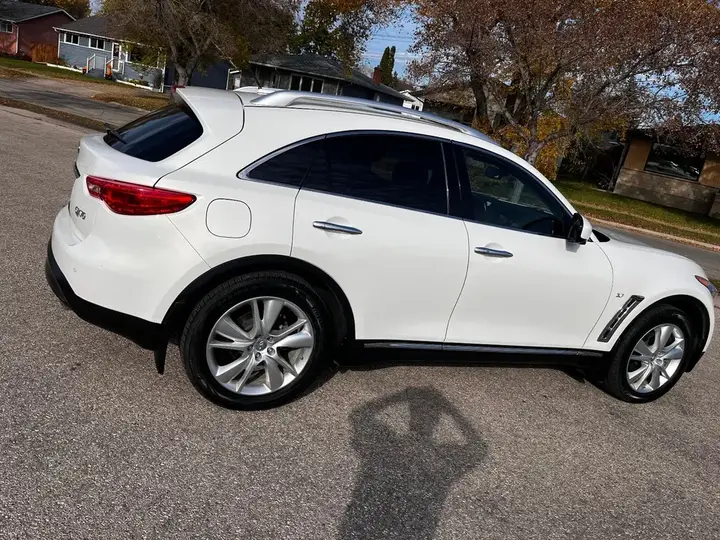 Infiniti Qx70 2015 photo 3
