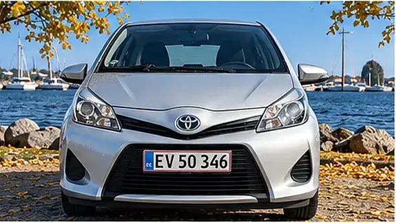 Toyota Yaris 2012 photo 2