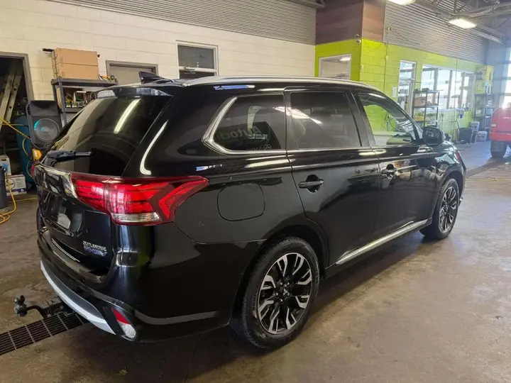 Mitsubishi Outlander 2018 photo 4