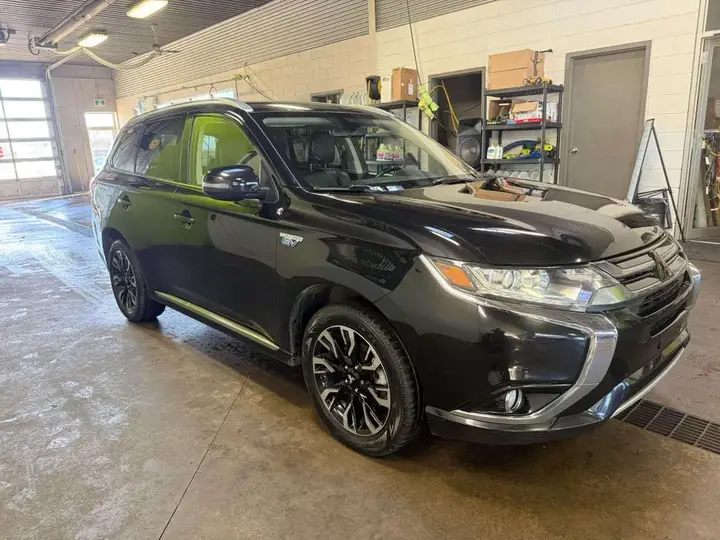 Mitsubishi Outlander 2018 photo 3