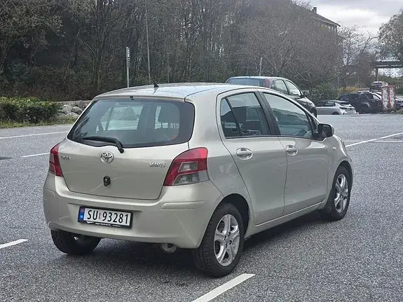 Toyota Yaris 2010 photo 5