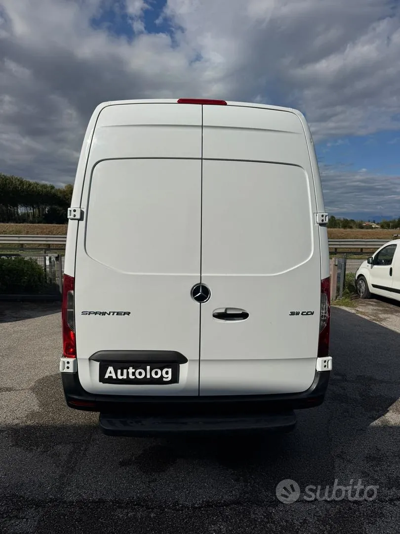 Mercedes-Benz Sprinter 2022 photo 4
