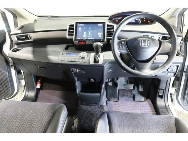 Honda Freed 2015 photo 4