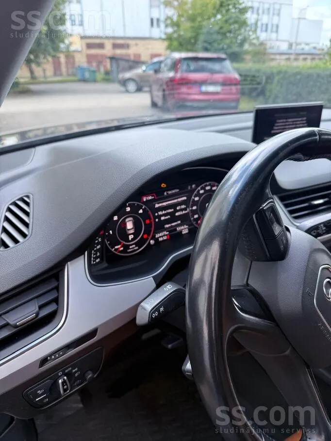 Audi Q7 2017 photo 2