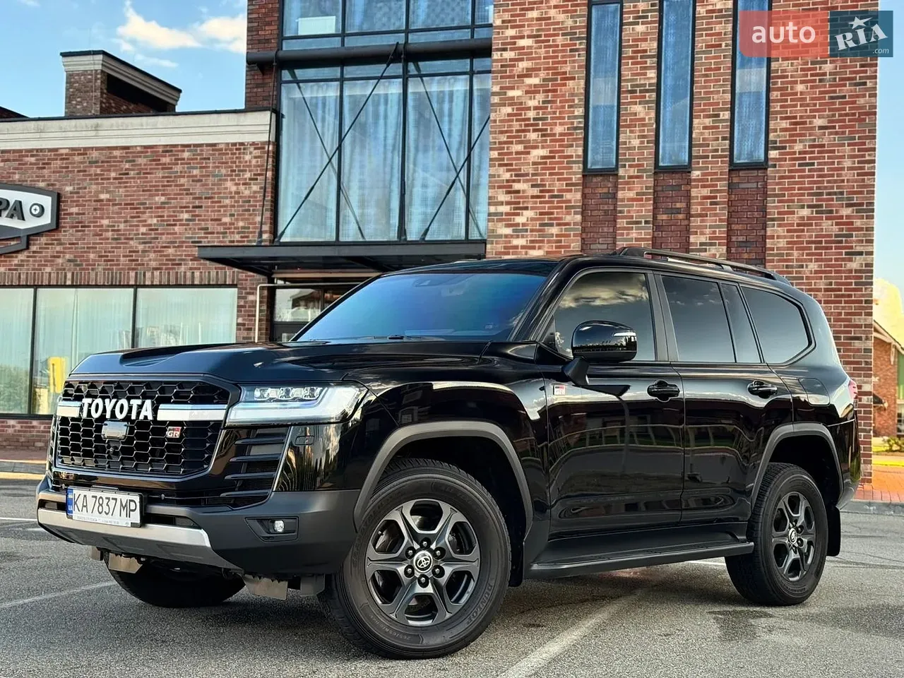 Toyota Land Cruiser 2023 photo 2