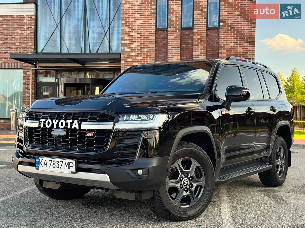 Toyota Land Cruiser 2023 photo 3