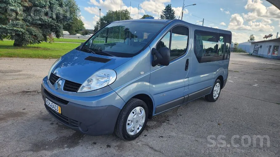 Renault Trafic 2011 photo 2