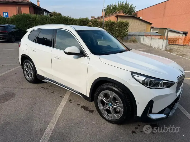 BMW Ix1 2025 photo 5