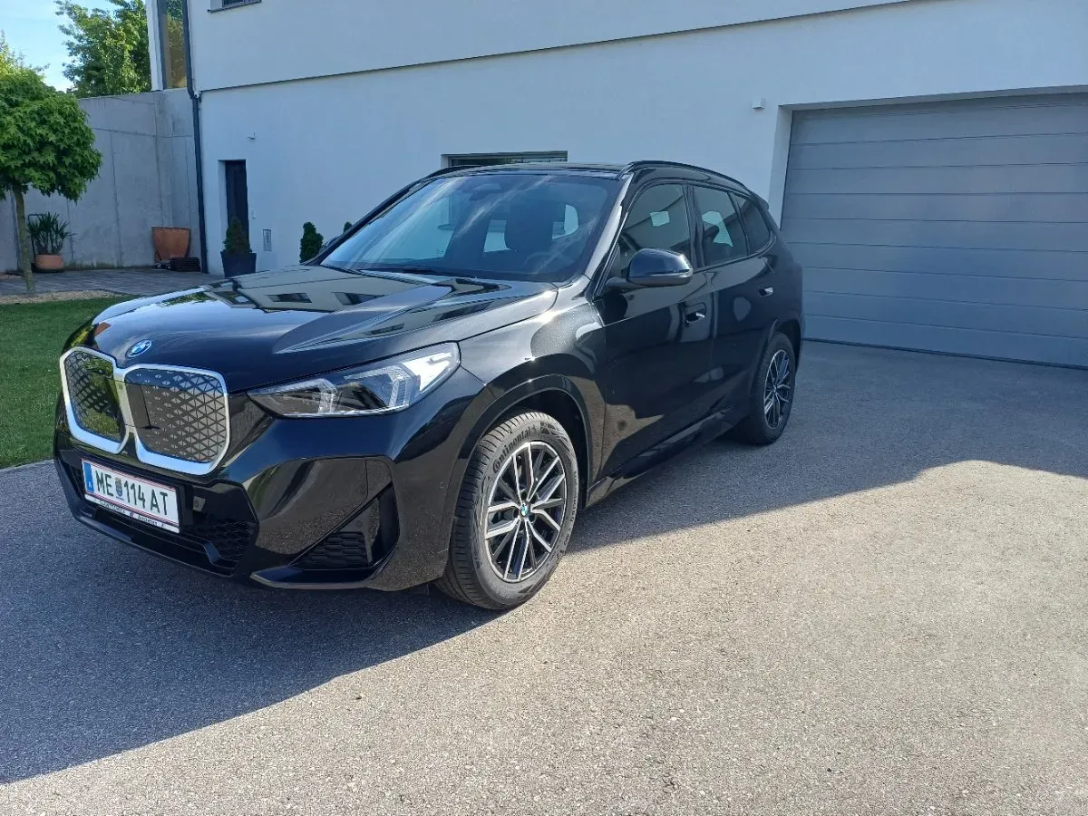BMW Ix1