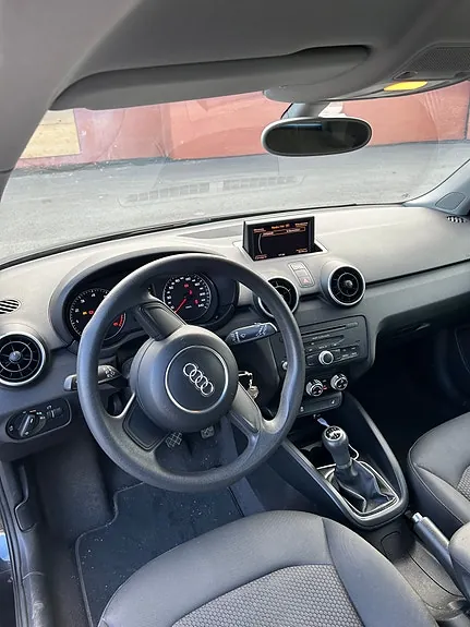 Audi A1 2011 photo 2