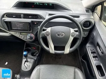 Toyota Aqua 2013 photo 4