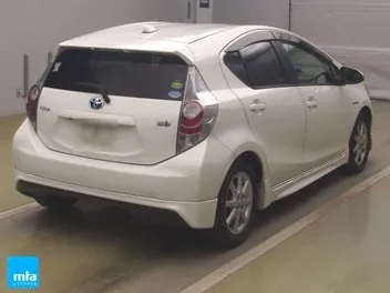 Toyota Aqua 2013 photo 3