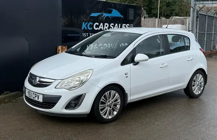 Vauxhall Corsa 2011 photo 2