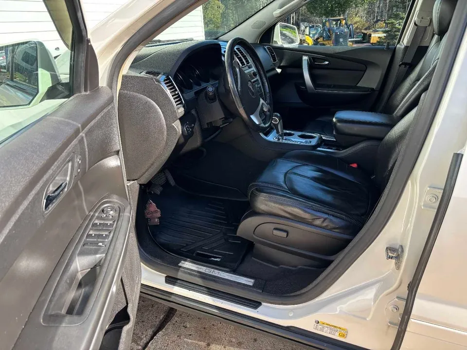 GMC Acadia 2008 photo 3