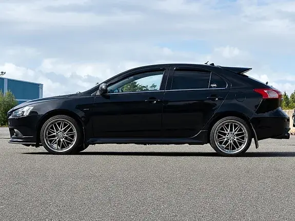 Mitsubishi Lancer 2011 photo 2