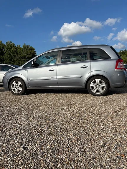Opel Zafira 2011 photo 3