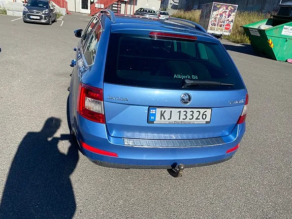 Skoda Octavia 2015 photo 2