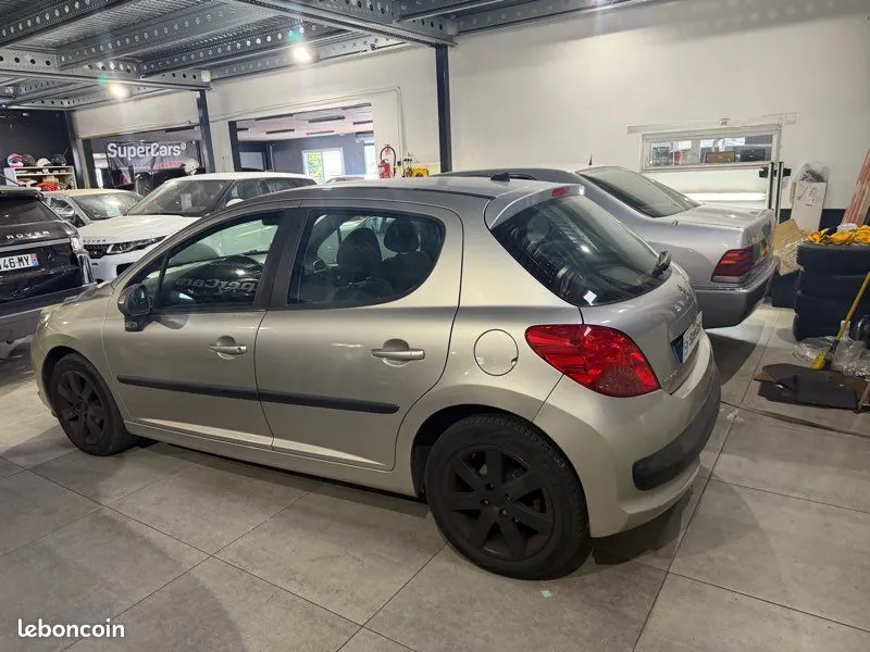 Peugeot 207 2008 photo 4