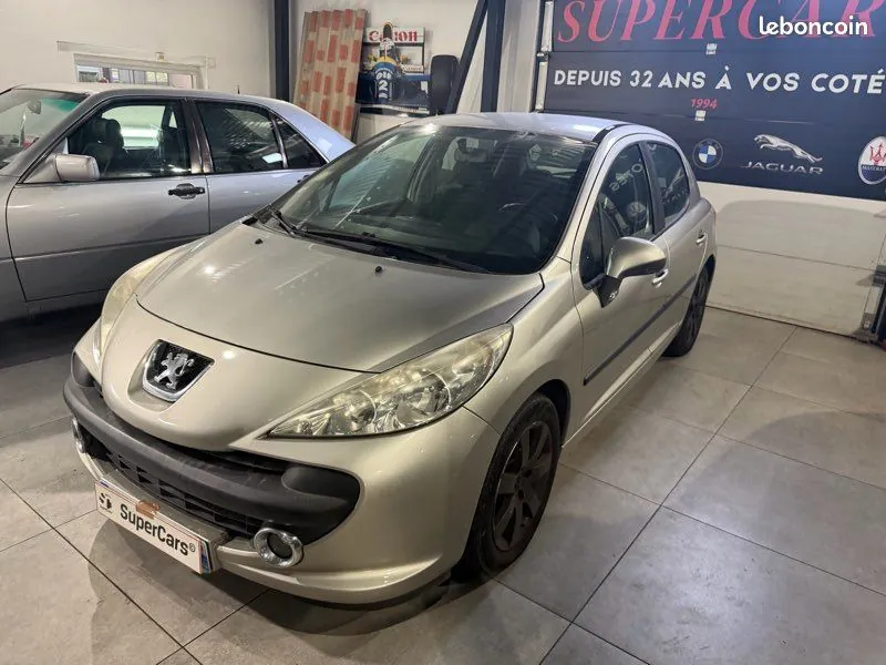 Peugeot 207 2008 photo 2