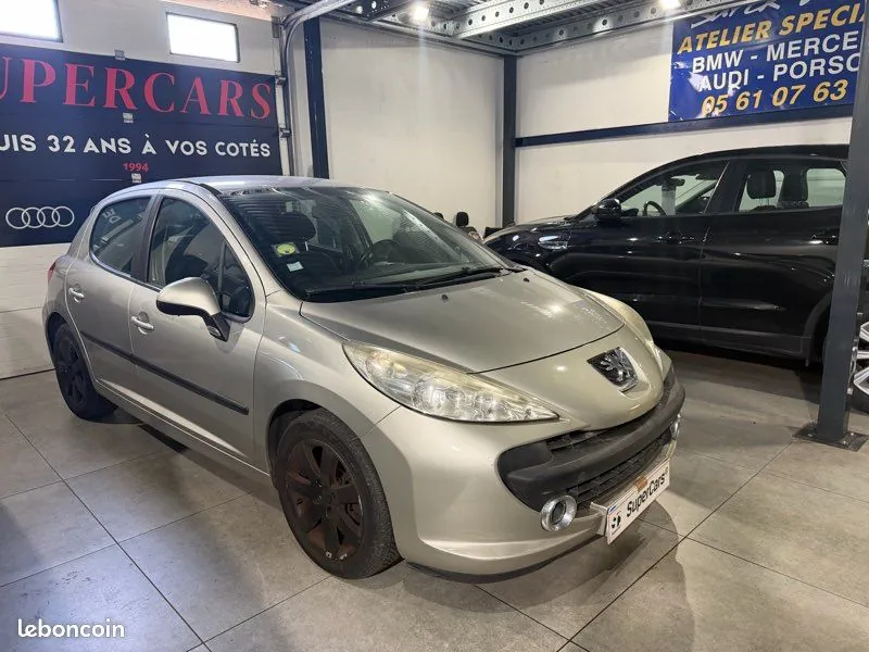 Peugeot 207 2008 photo 3
