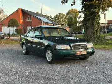 Mercedes-Benz C200 1995 photo 3