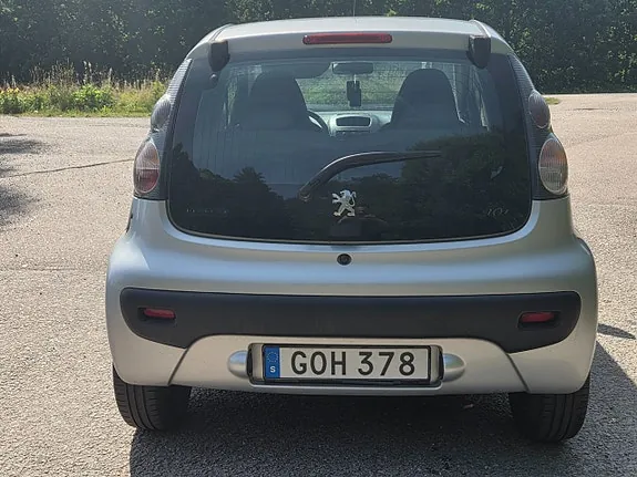 Peugeot 107 2008 photo 4