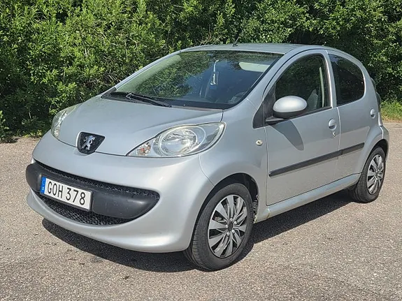 Peugeot 107 2008 photo 2