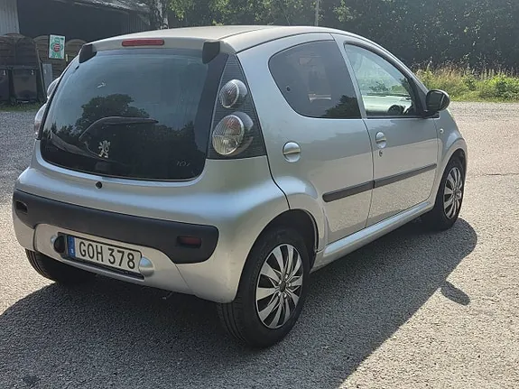Peugeot 107 2008 photo 5