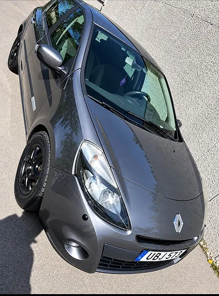 Renault Clio 2011 photo 2