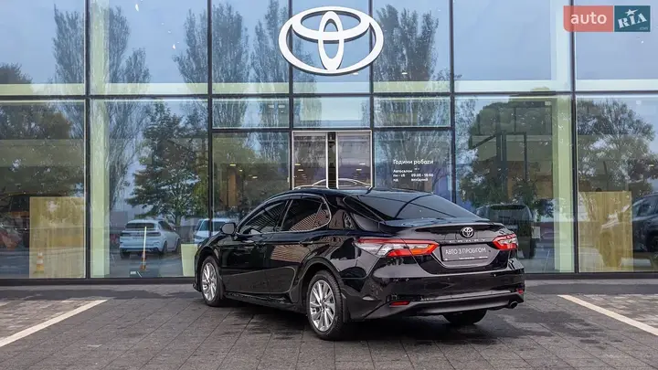 Toyota Camry 2021 photo 2