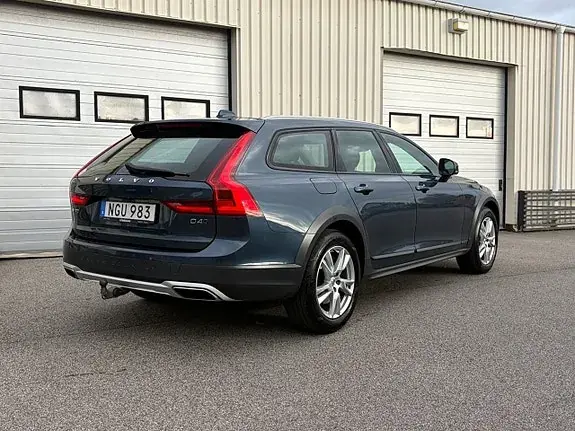 Volvo V90 Cross Country 2019 photo 4
