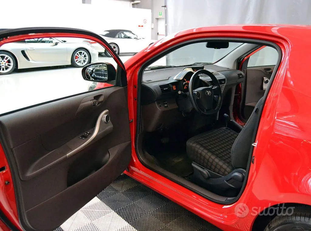 Toyota Iq 2010 photo 2