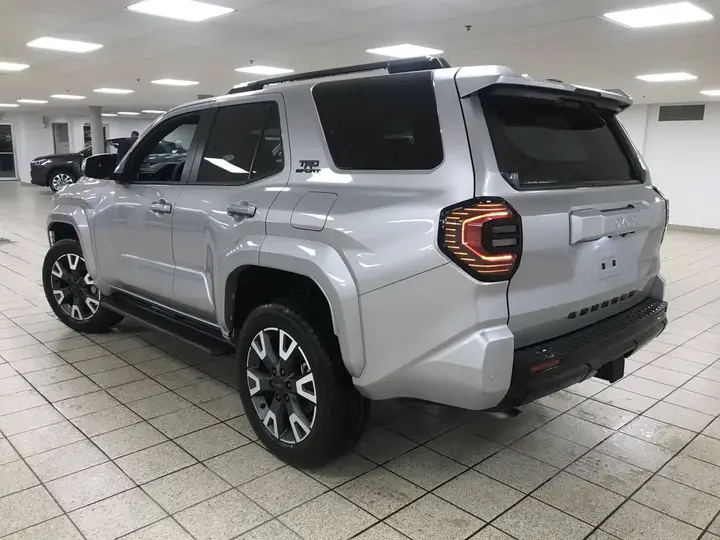 Toyota 4Runner 2026 photo 5