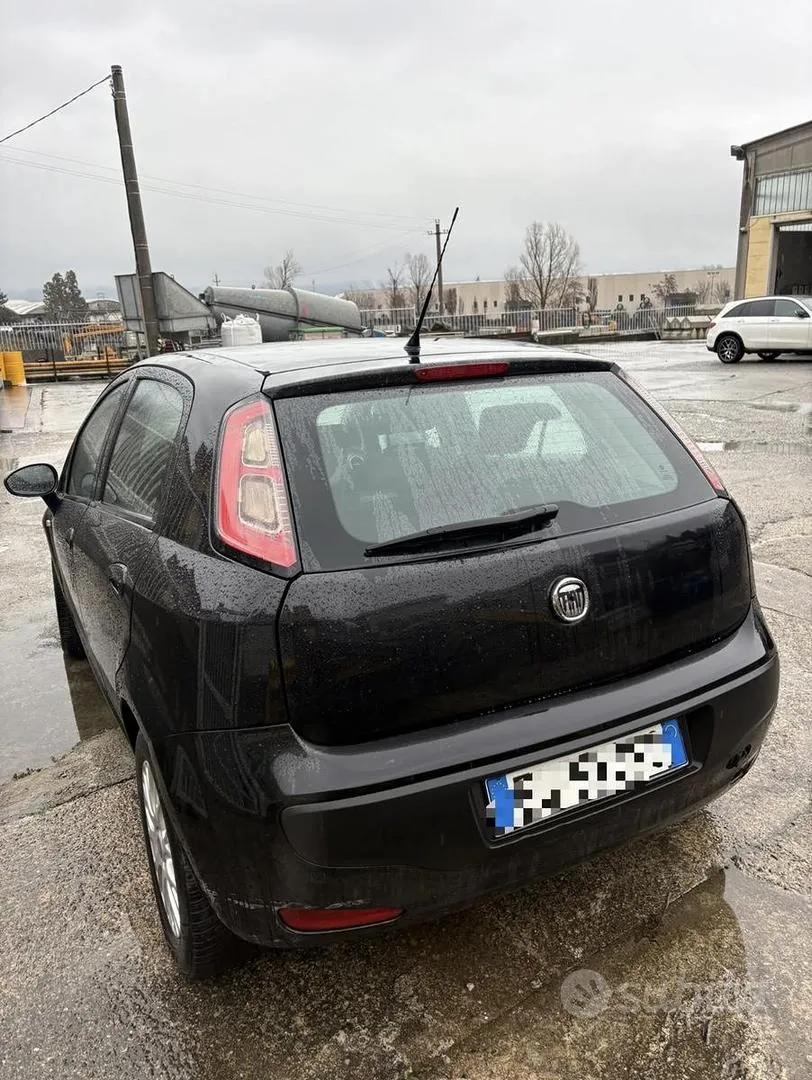 Fiat Punto 2011 photo 4