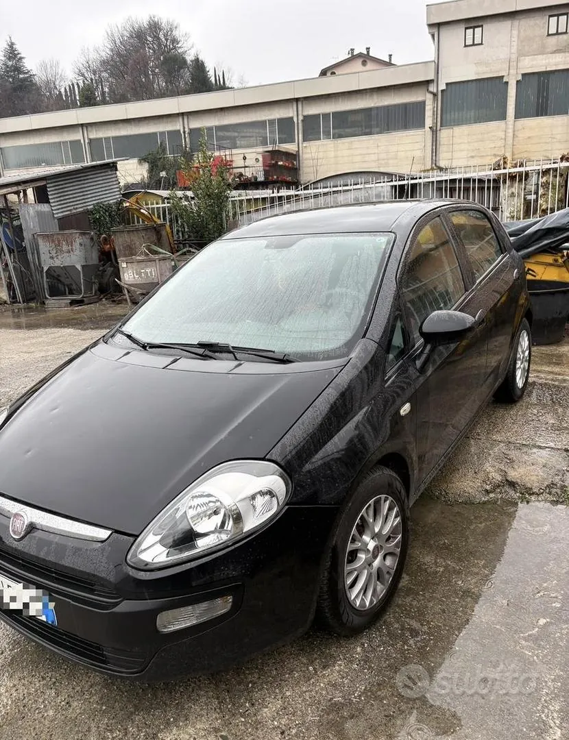 Fiat Punto 2011 photo 3