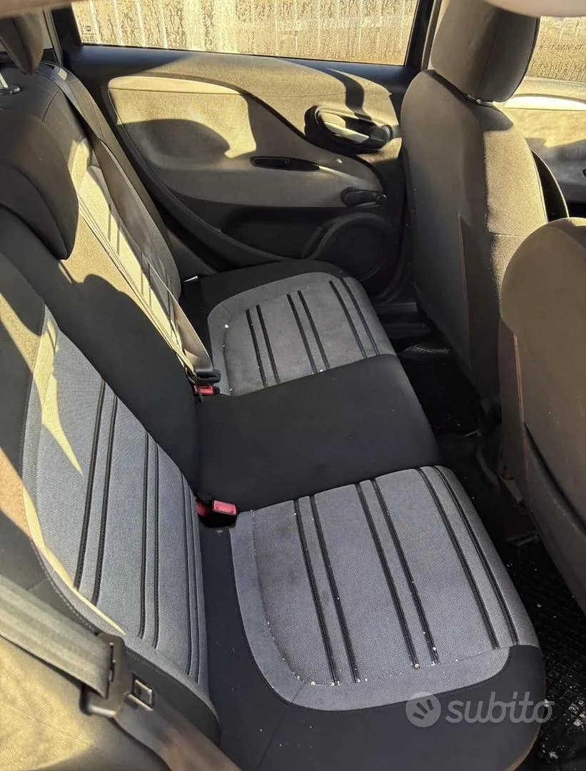 Fiat Punto 2011 photo 5