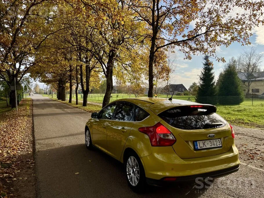 Ford Focus 2011 photo 2