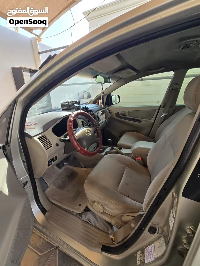 Toyota Innova 2009 photo 4