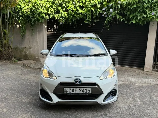 Toyota Aqua 2015 photo 2