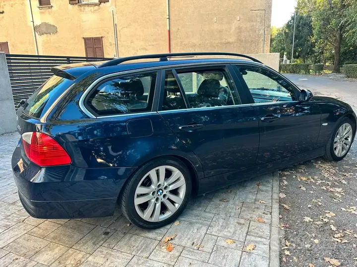 BMW 325D 2007 photo 2
