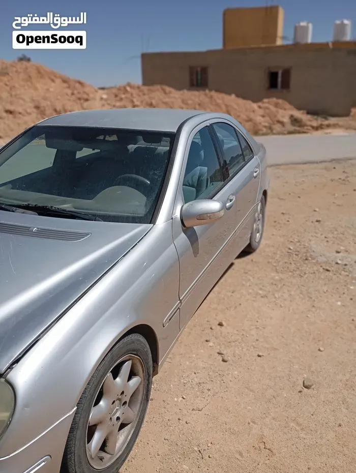 Mercedes-Benz C-Class 2004 photo 3
