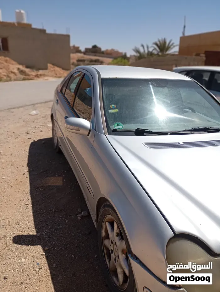 Mercedes-Benz C-Class 2004 photo 4