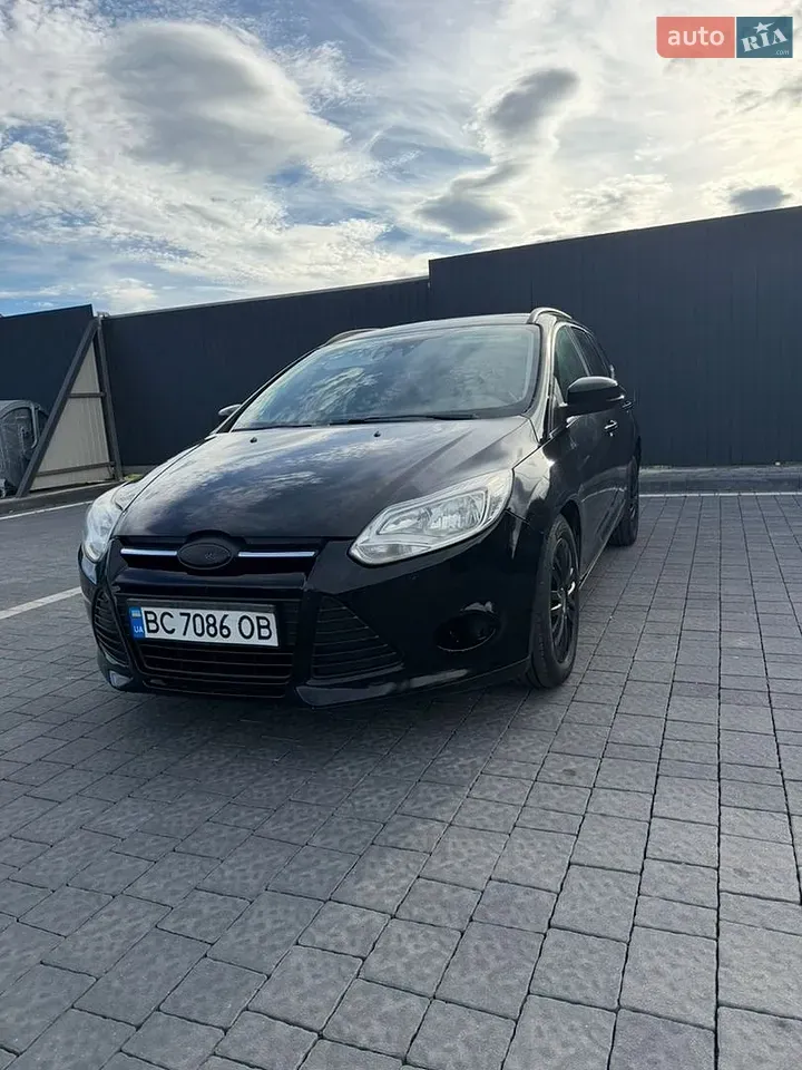 Ford Focus 2011 photo 2