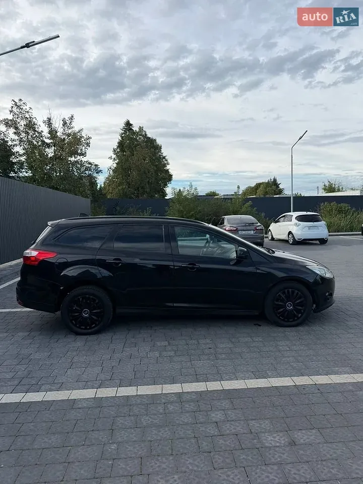 Ford Focus 2011 photo 3