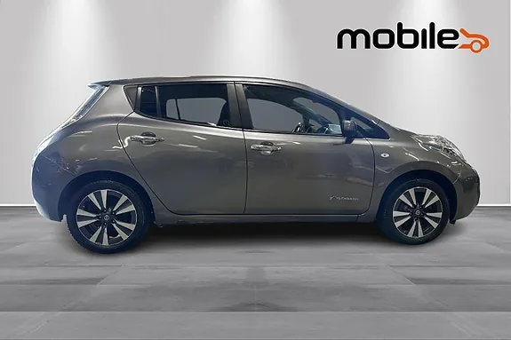 Nissan Leaf 2016 photo 2