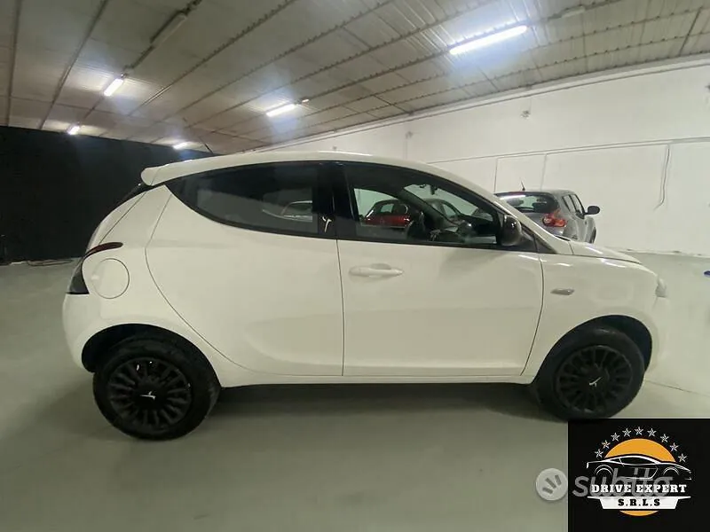 Lancia Ypsilon 2015 photo 4