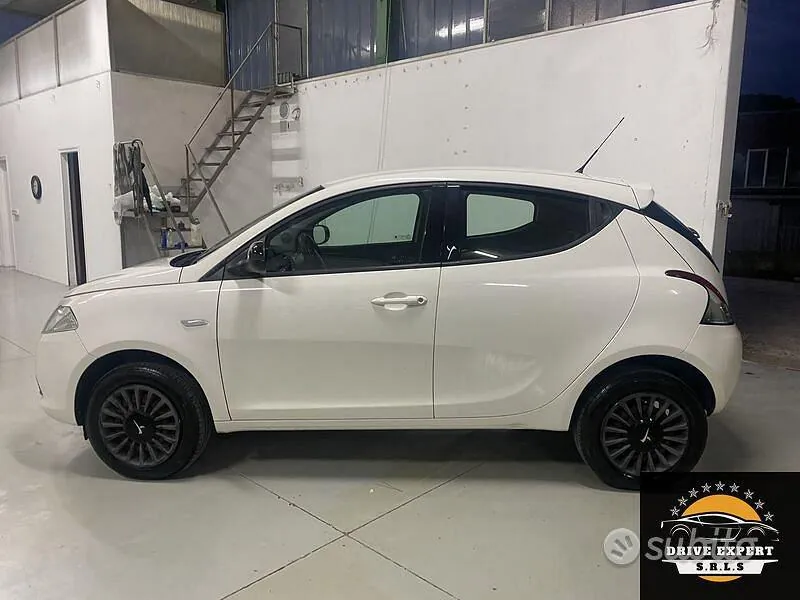 Lancia Ypsilon 2015 photo 5
