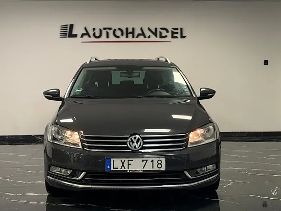 Volkswagen Passat 2012 photo 2